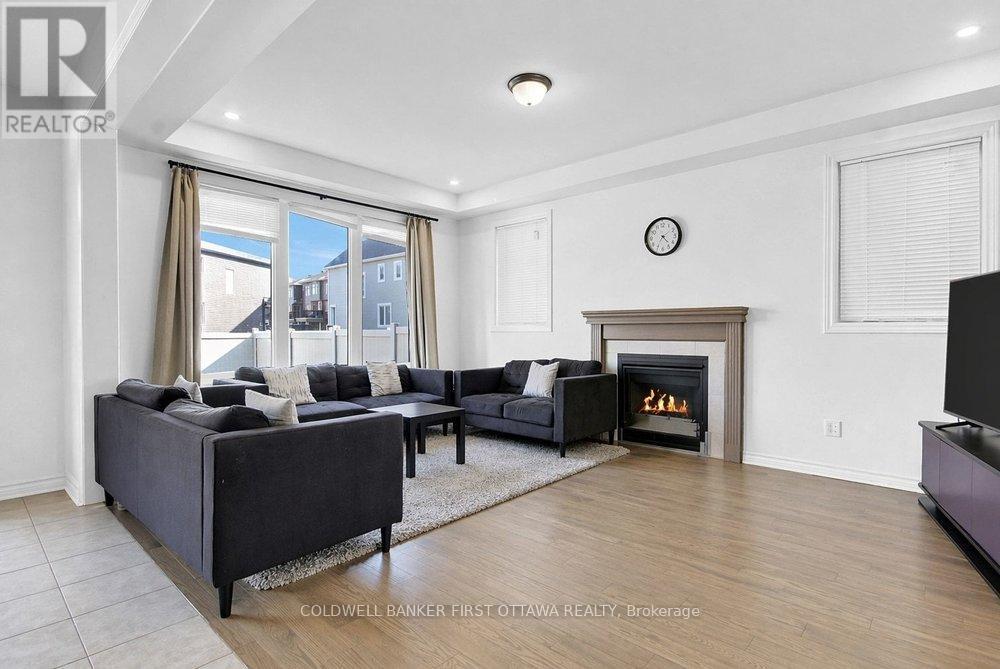 4852 Abbott Street E