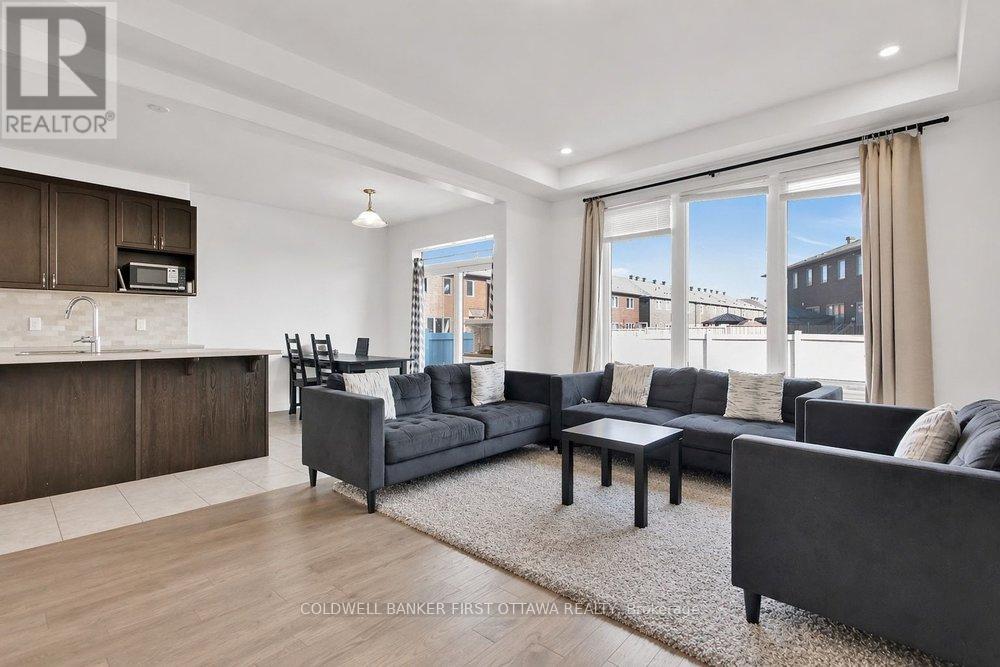 4852 Abbott Street E