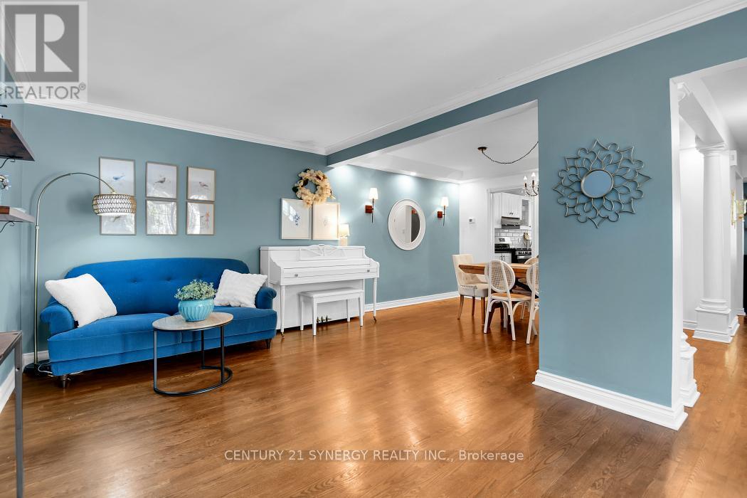 25 Waterton Crescent