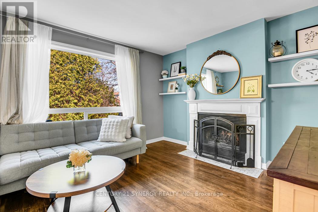 25 Waterton Crescent