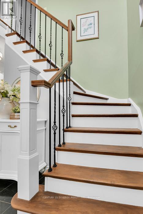 25 Waterton Crescent