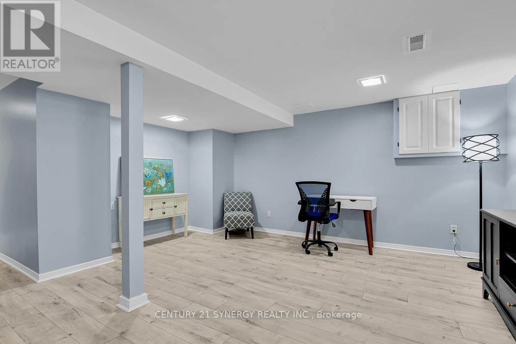 25 Waterton Crescent