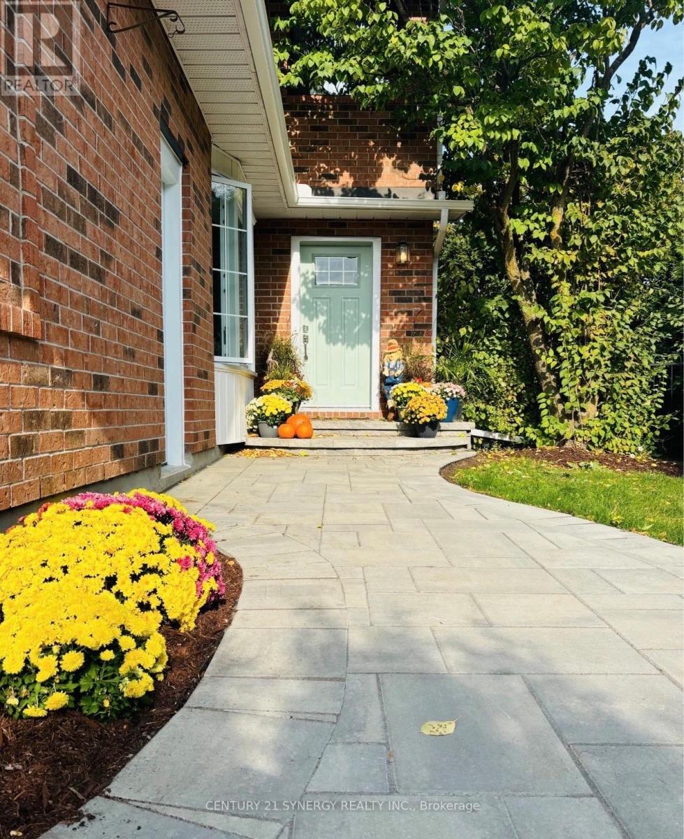 25 Waterton Crescent