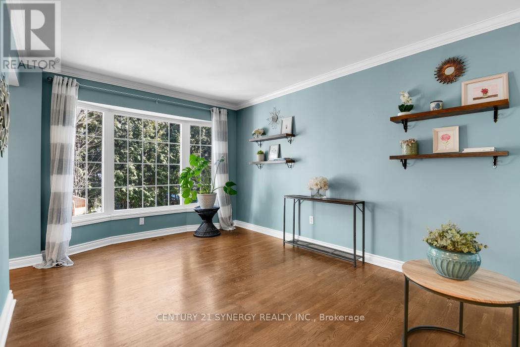 25 Waterton Crescent