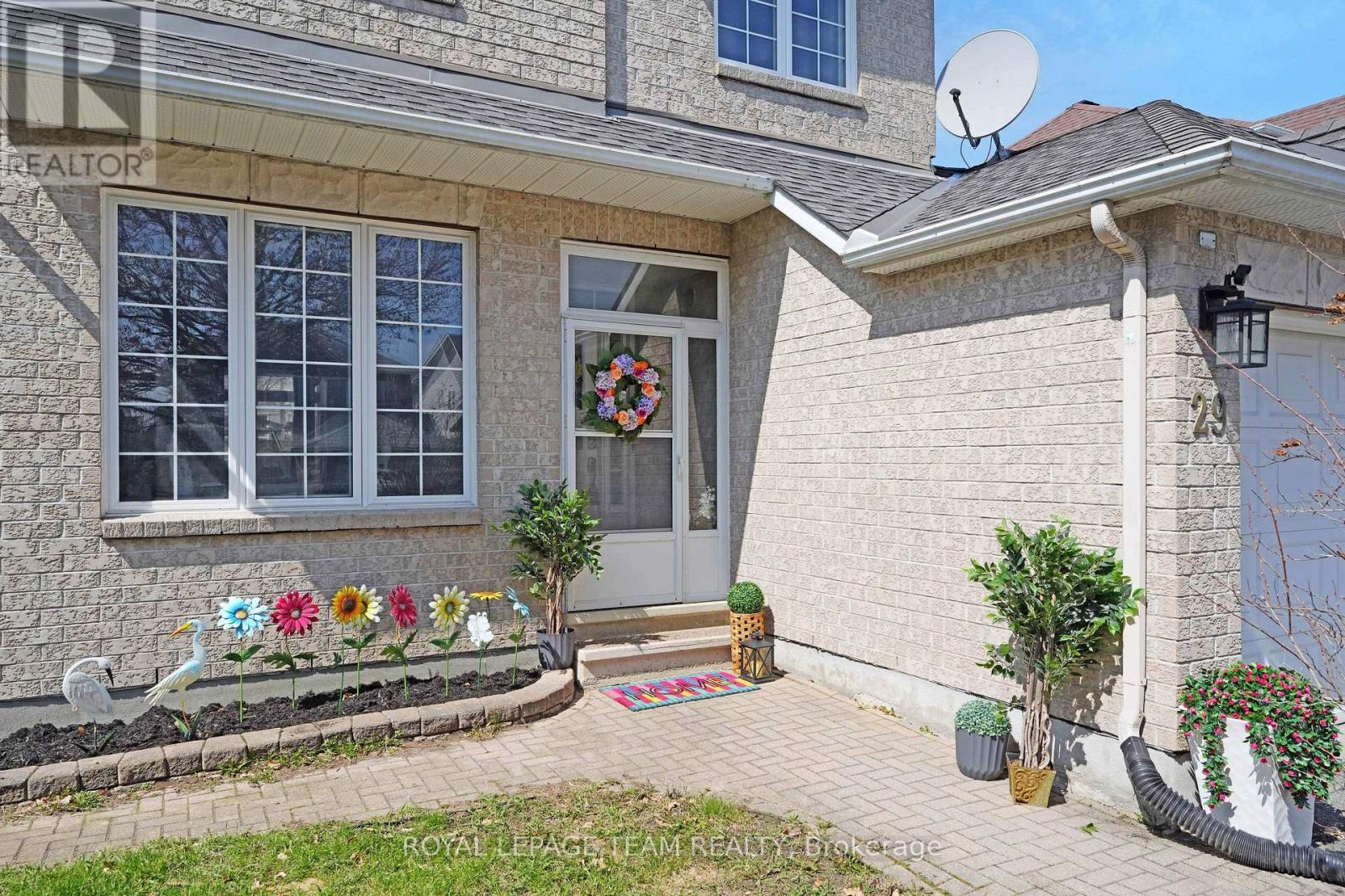 29 Apple Creek Crescent