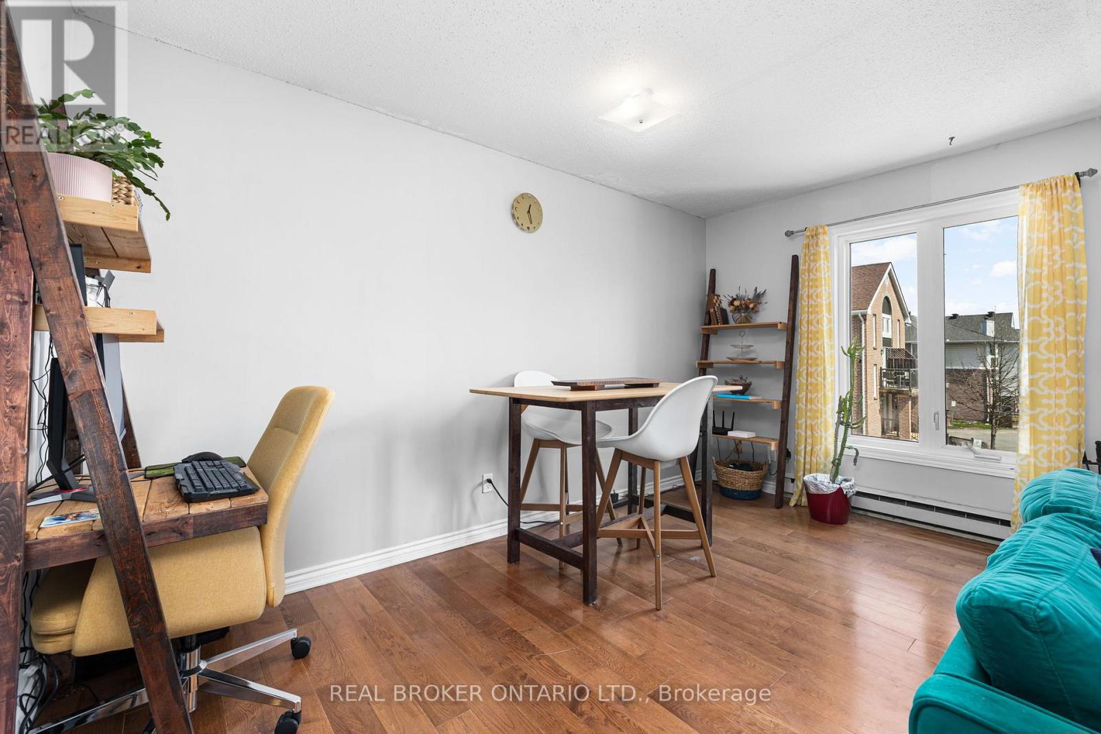 3 - 7 Timberview Way