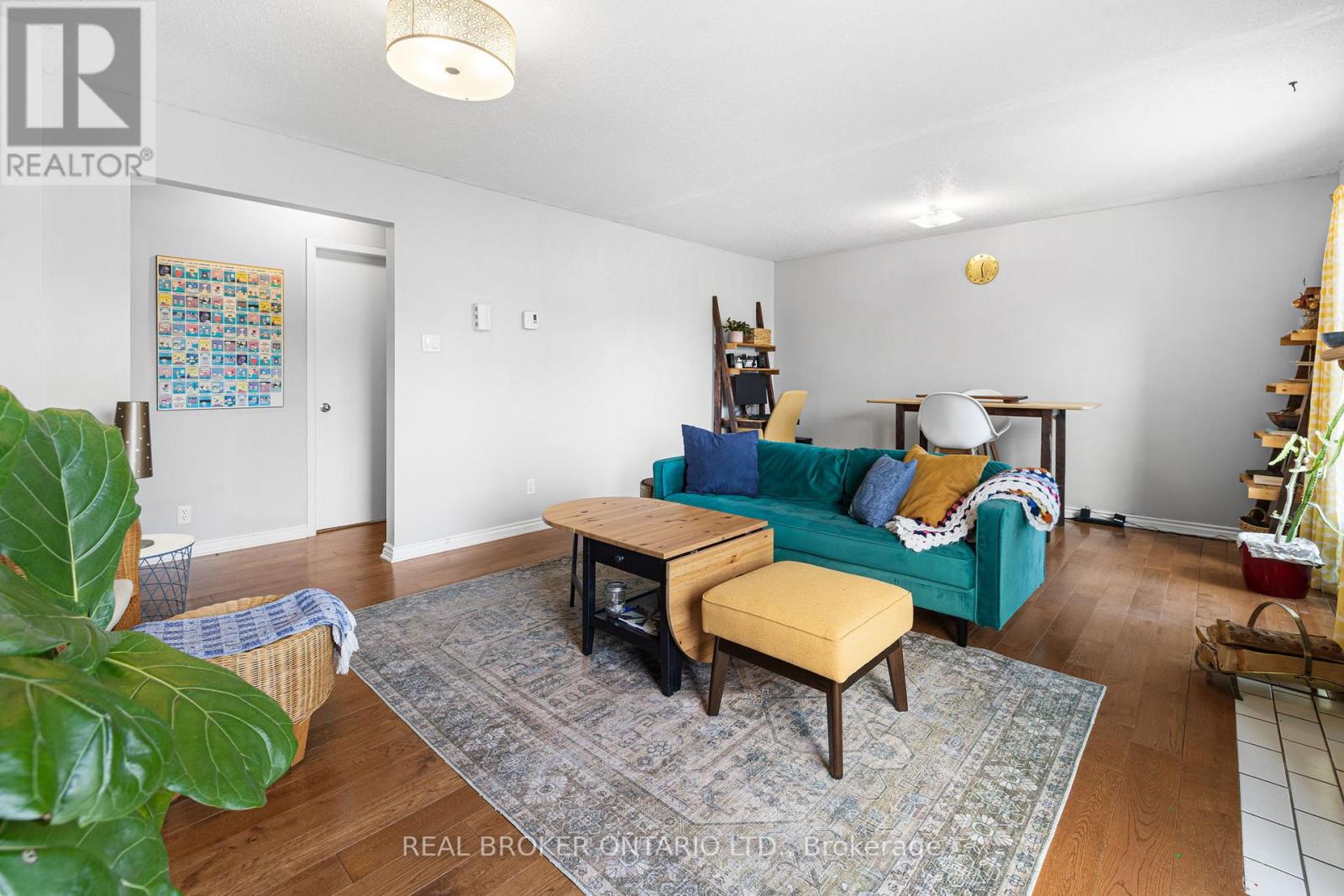 3 - 7 Timberview Way