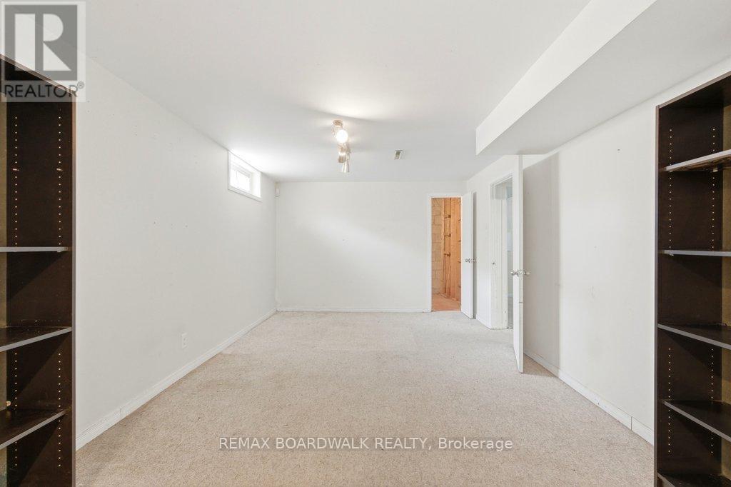 1279 Adirondack Drive