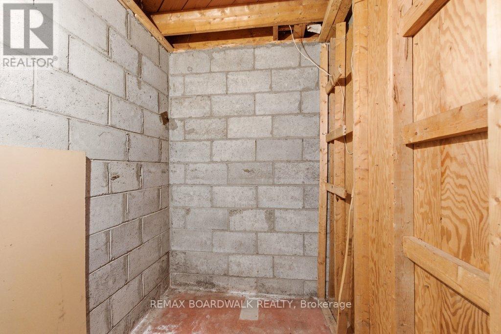 1279 Adirondack Drive