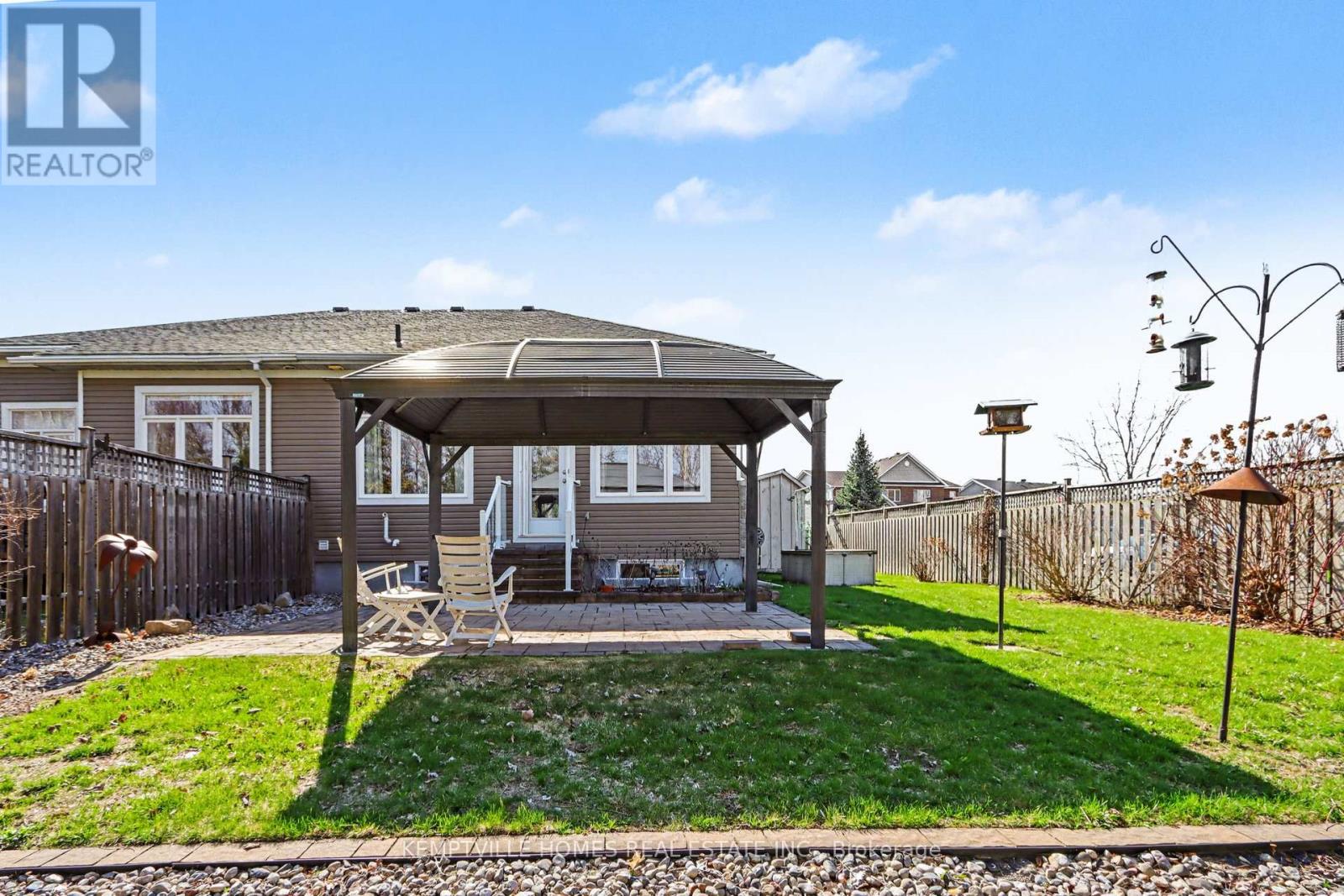 171 Royal Landing Gate