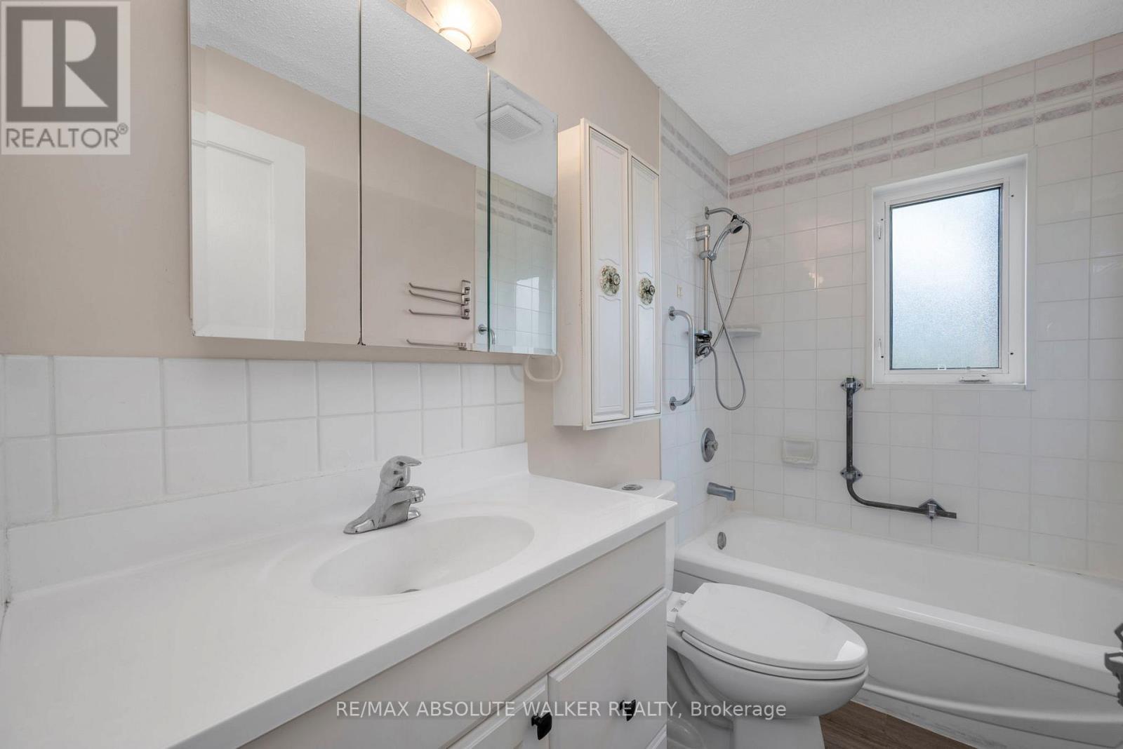 1290 St. Jean Street