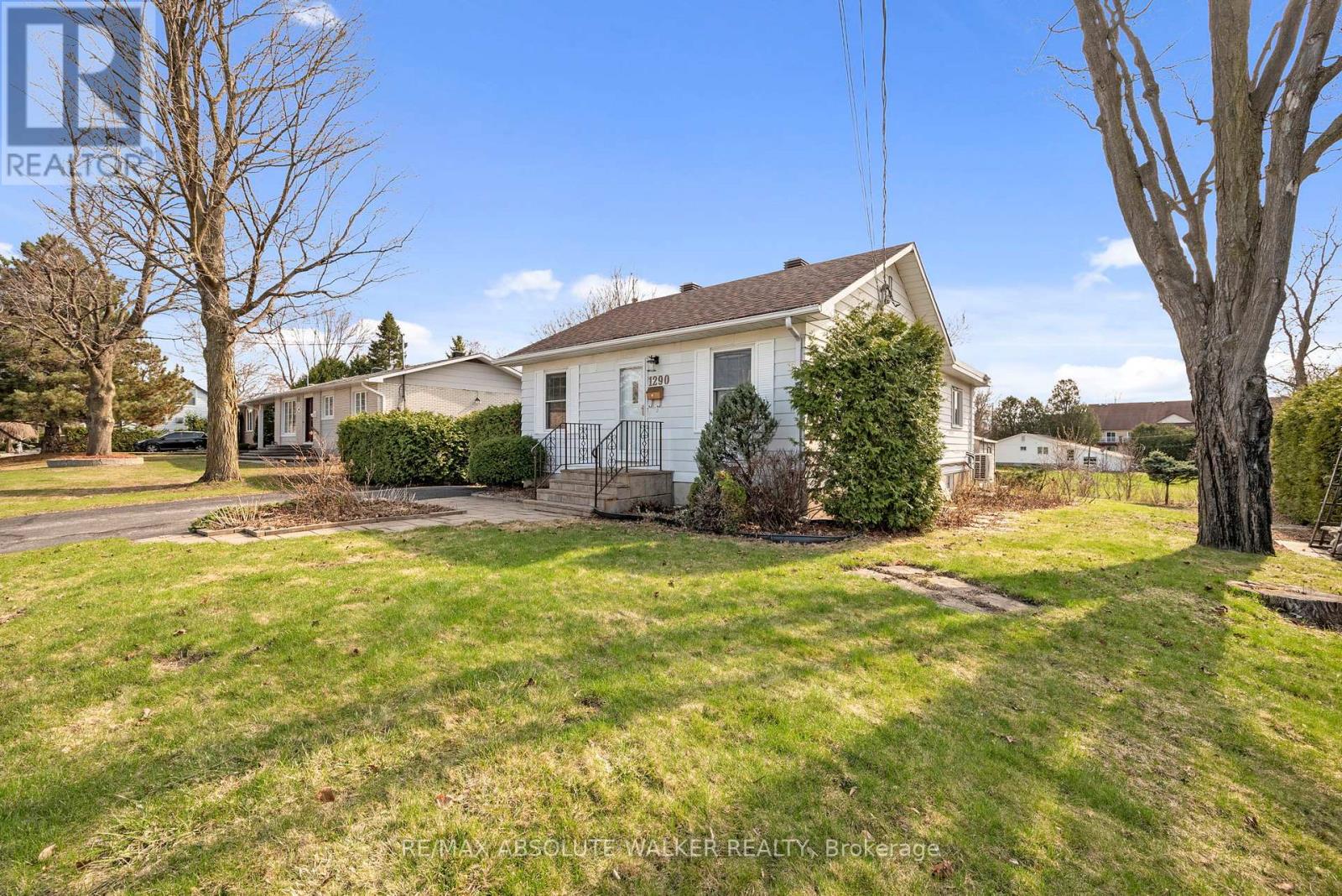 1290 St. Jean Street