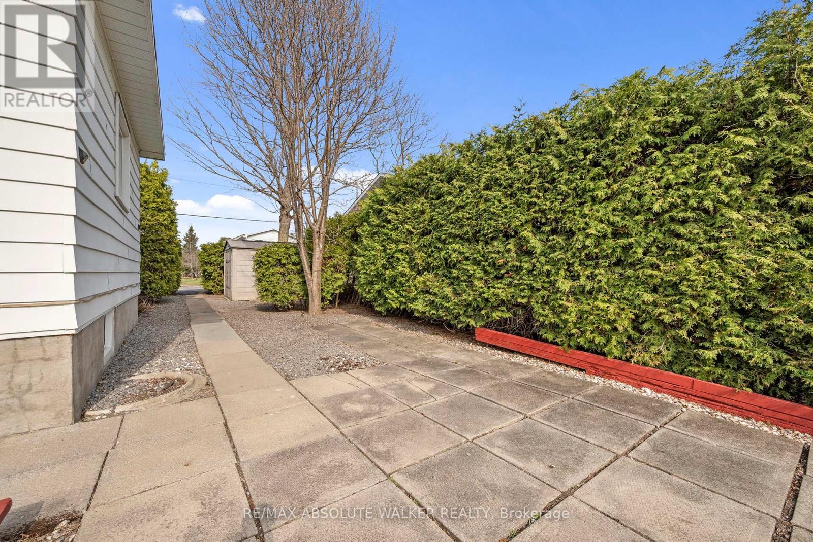 1290 St. Jean Street