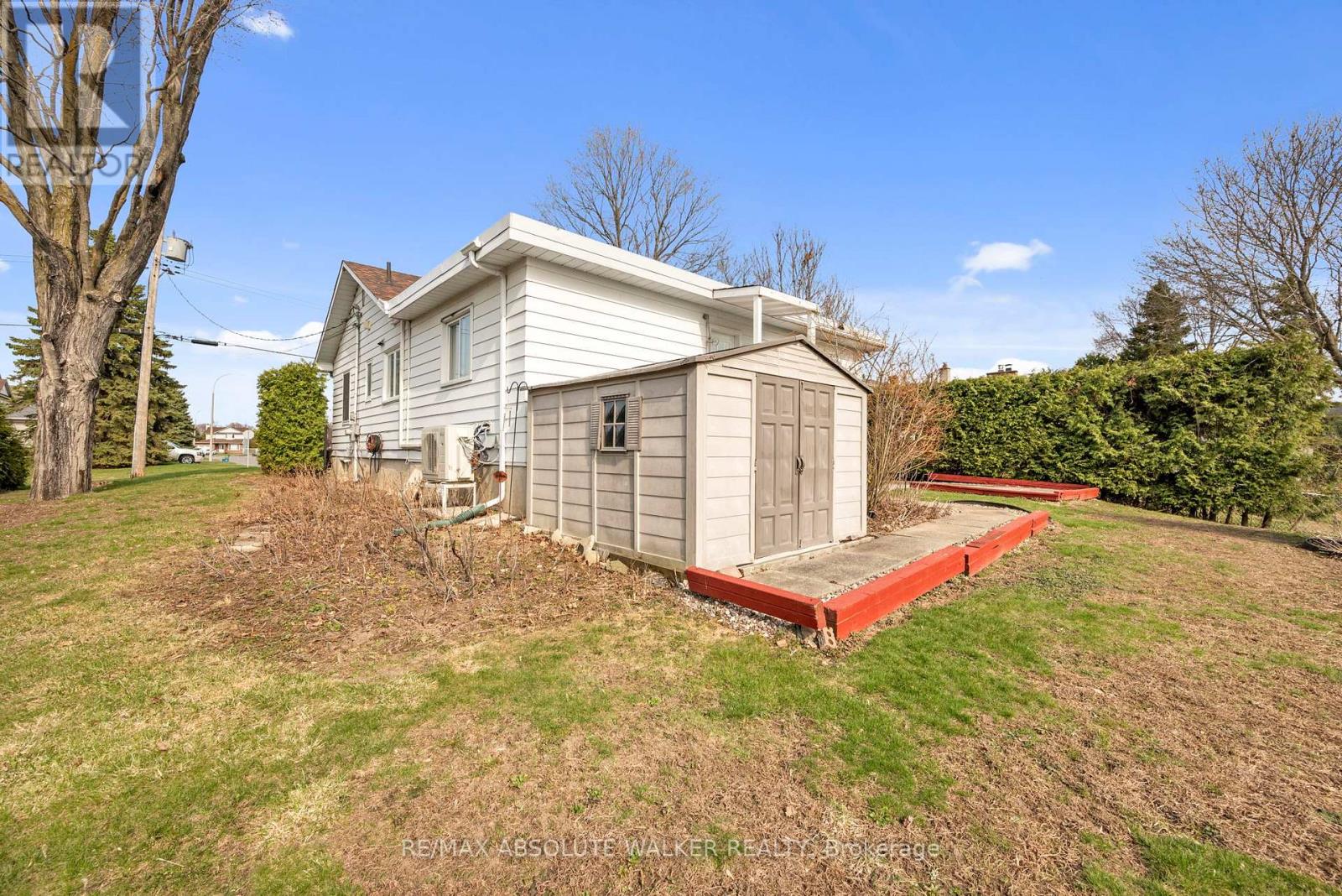 1290 St. Jean Street