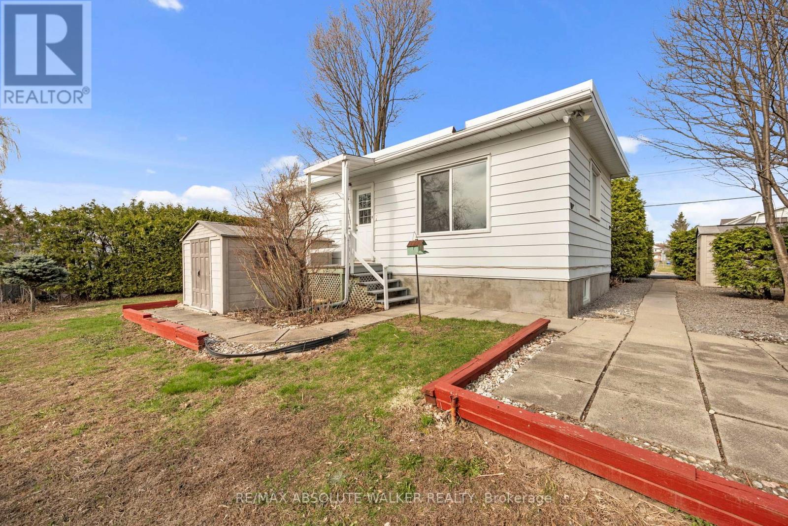 1290 St. Jean Street