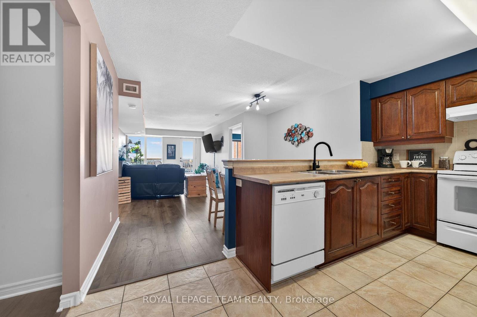 811 - 120 Grant Carman Drive