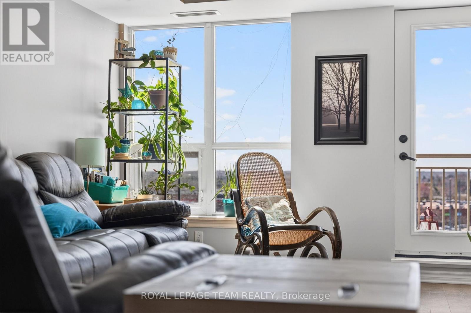 811 - 120 Grant Carman Drive