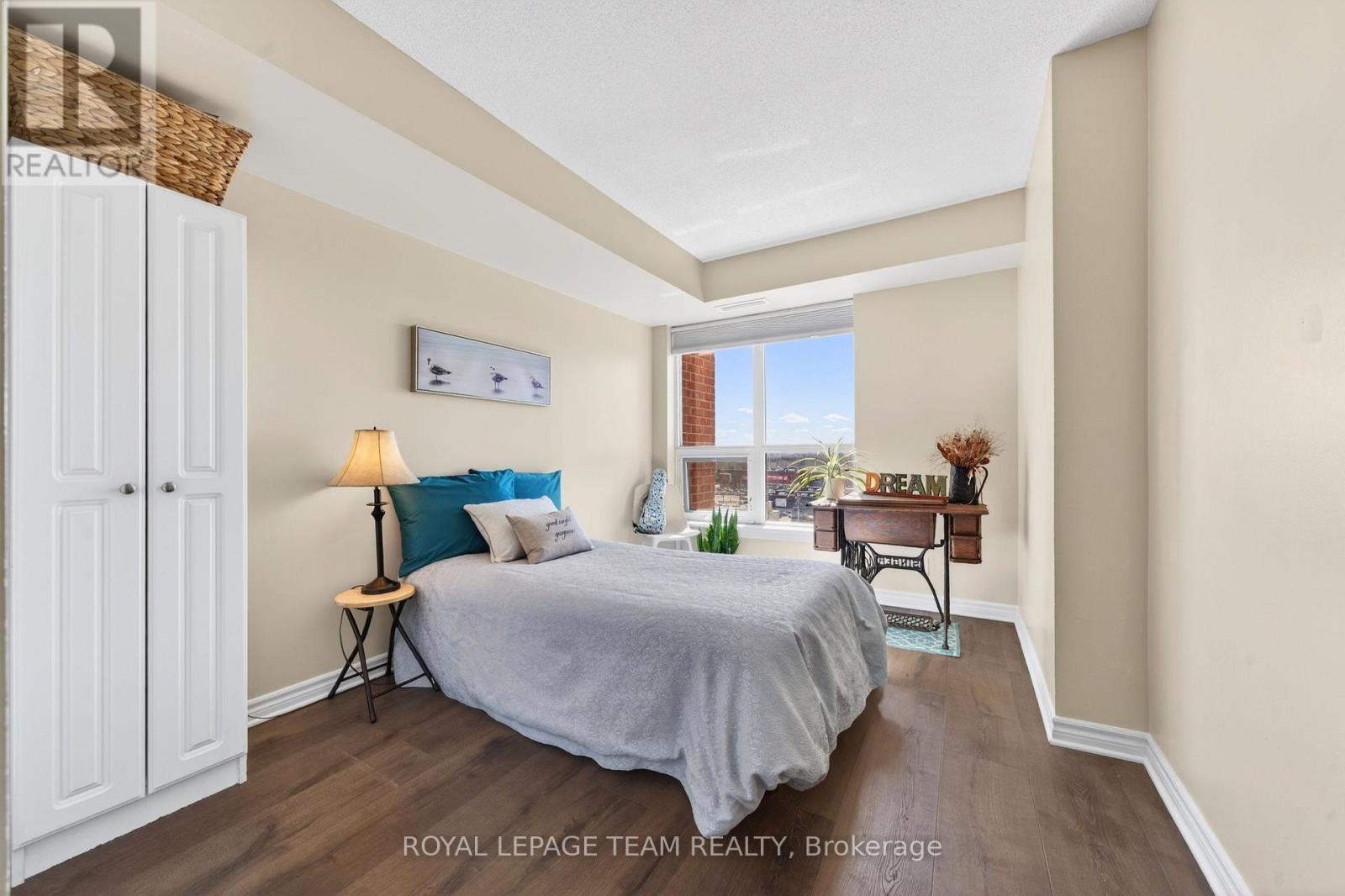 811 - 120 Grant Carman Drive