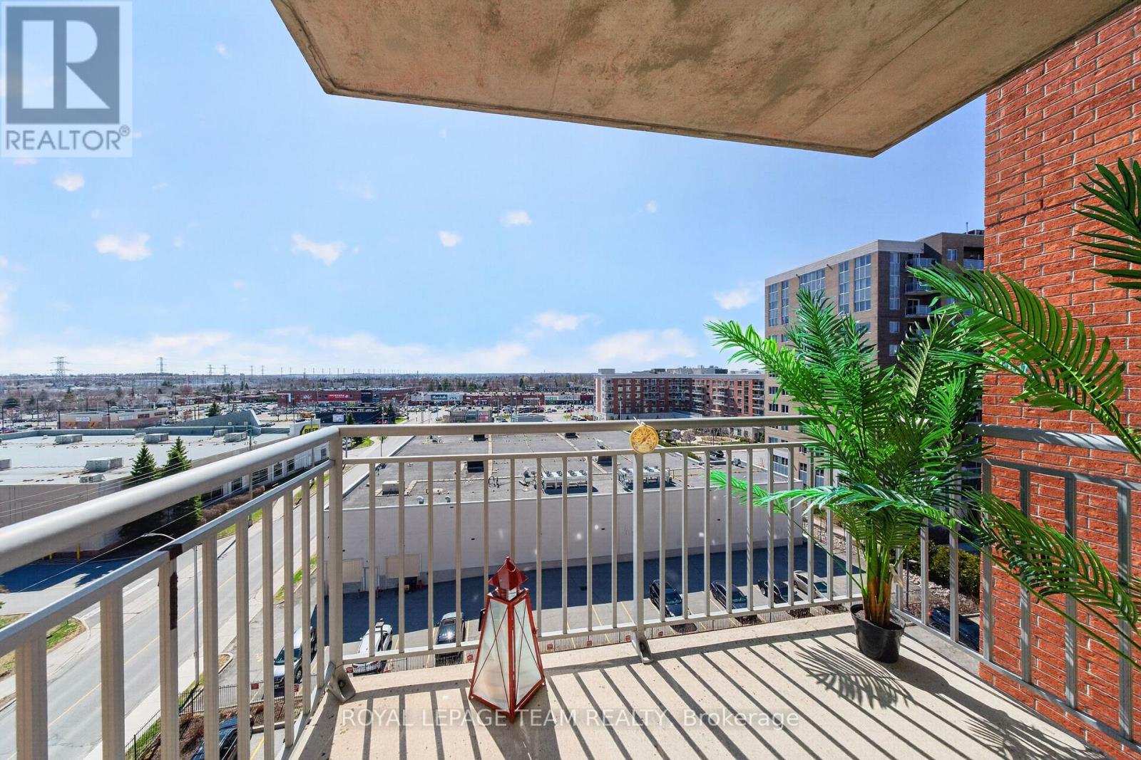 811 - 120 Grant Carman Drive