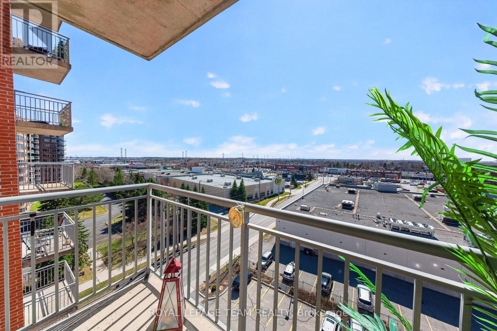 811 - 120 Grant Carman Drive