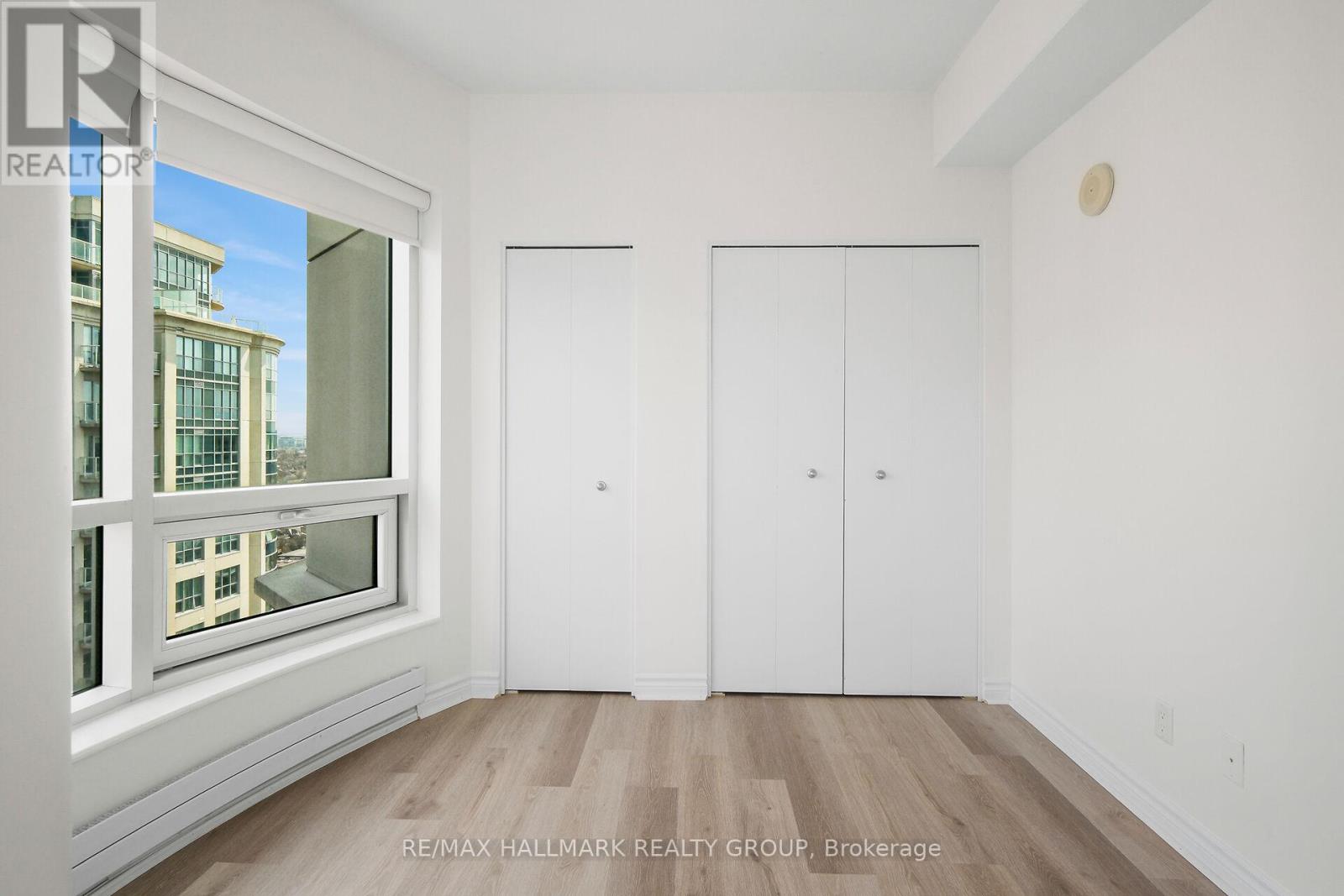 2404 - 234 Rideau Street