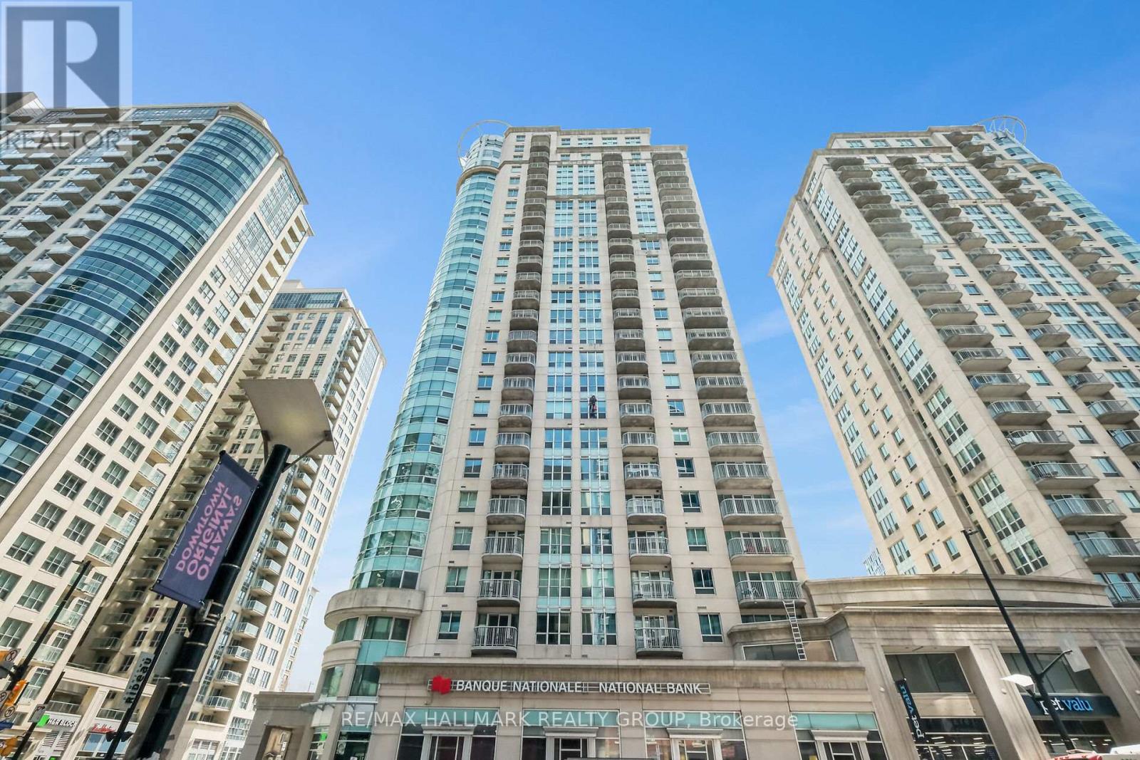 2404 - 234 Rideau Street