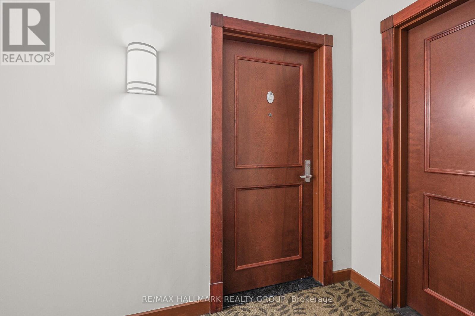 2404 - 234 Rideau Street