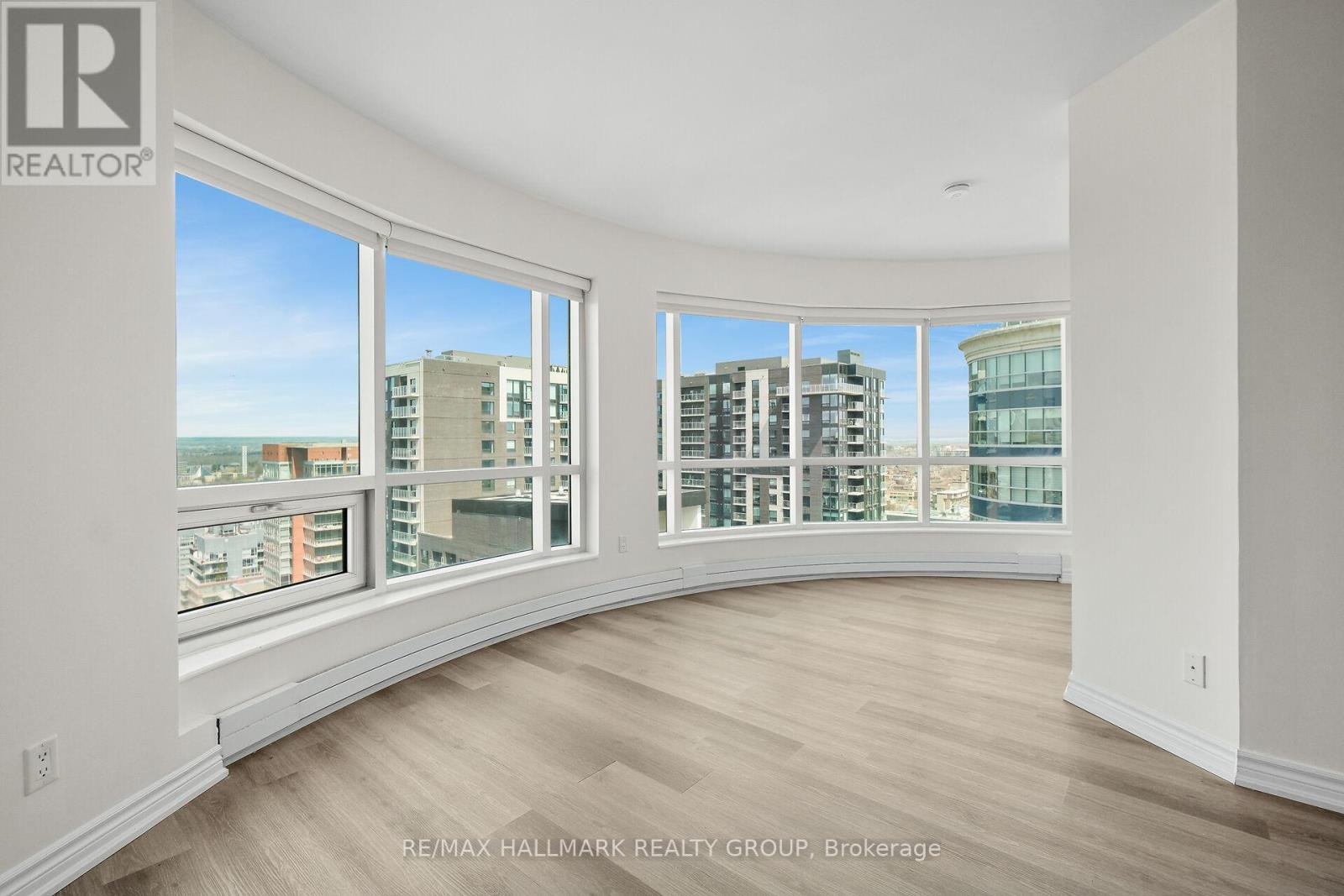 2404 - 234 Rideau Street