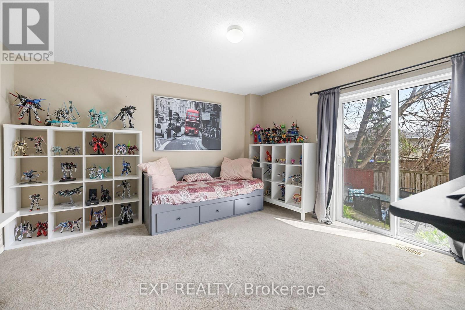 255 Gershwin Private