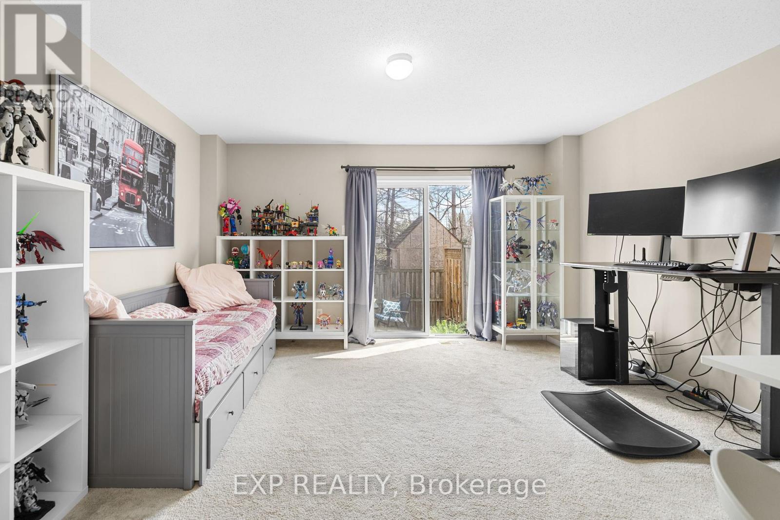 255 Gershwin Private