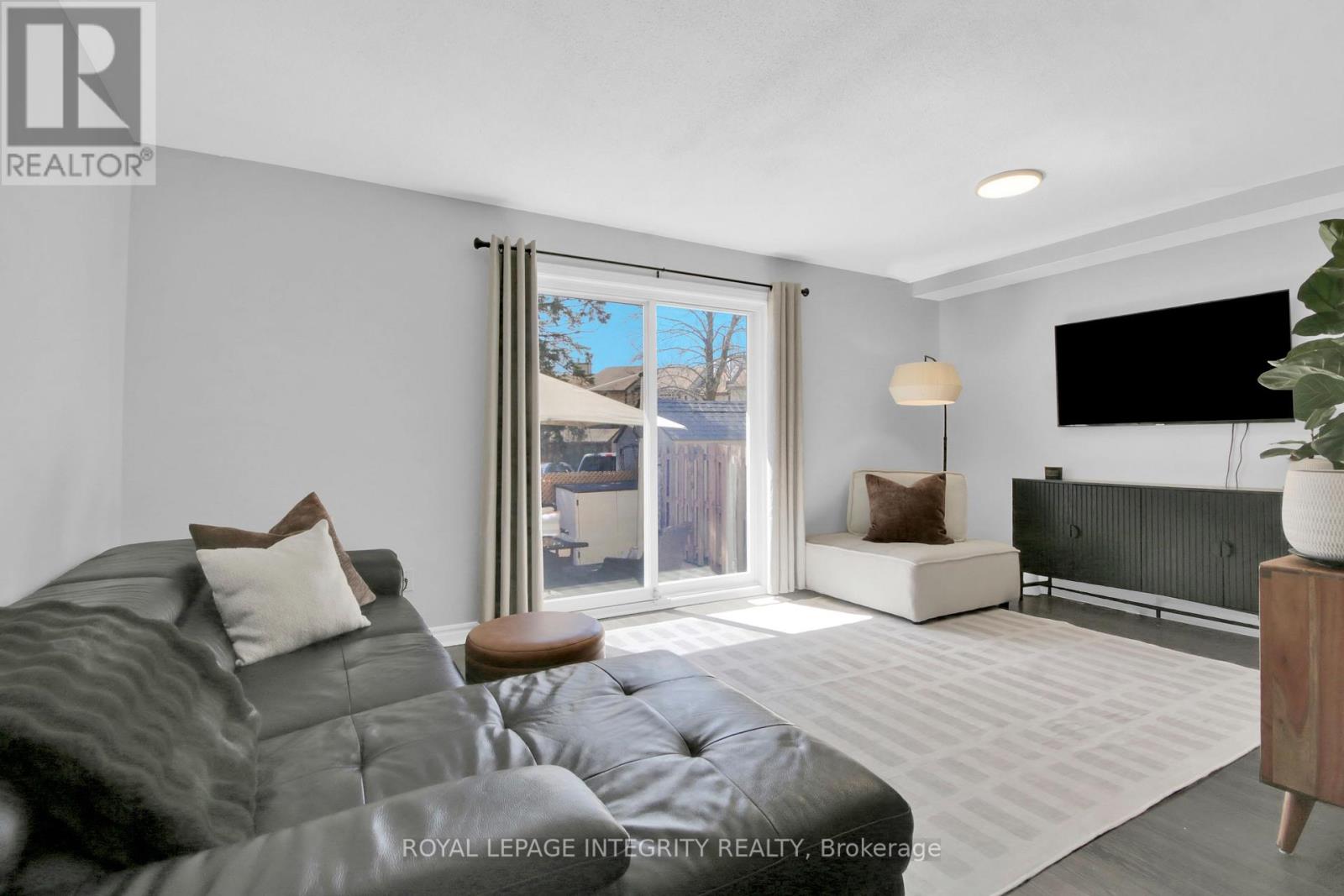 22 - 135 Castlefrank Road