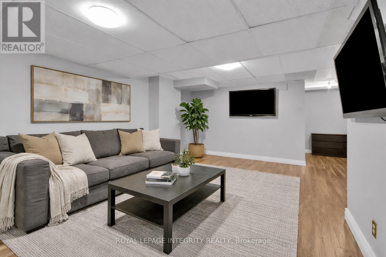 22 - 135 Castlefrank Road