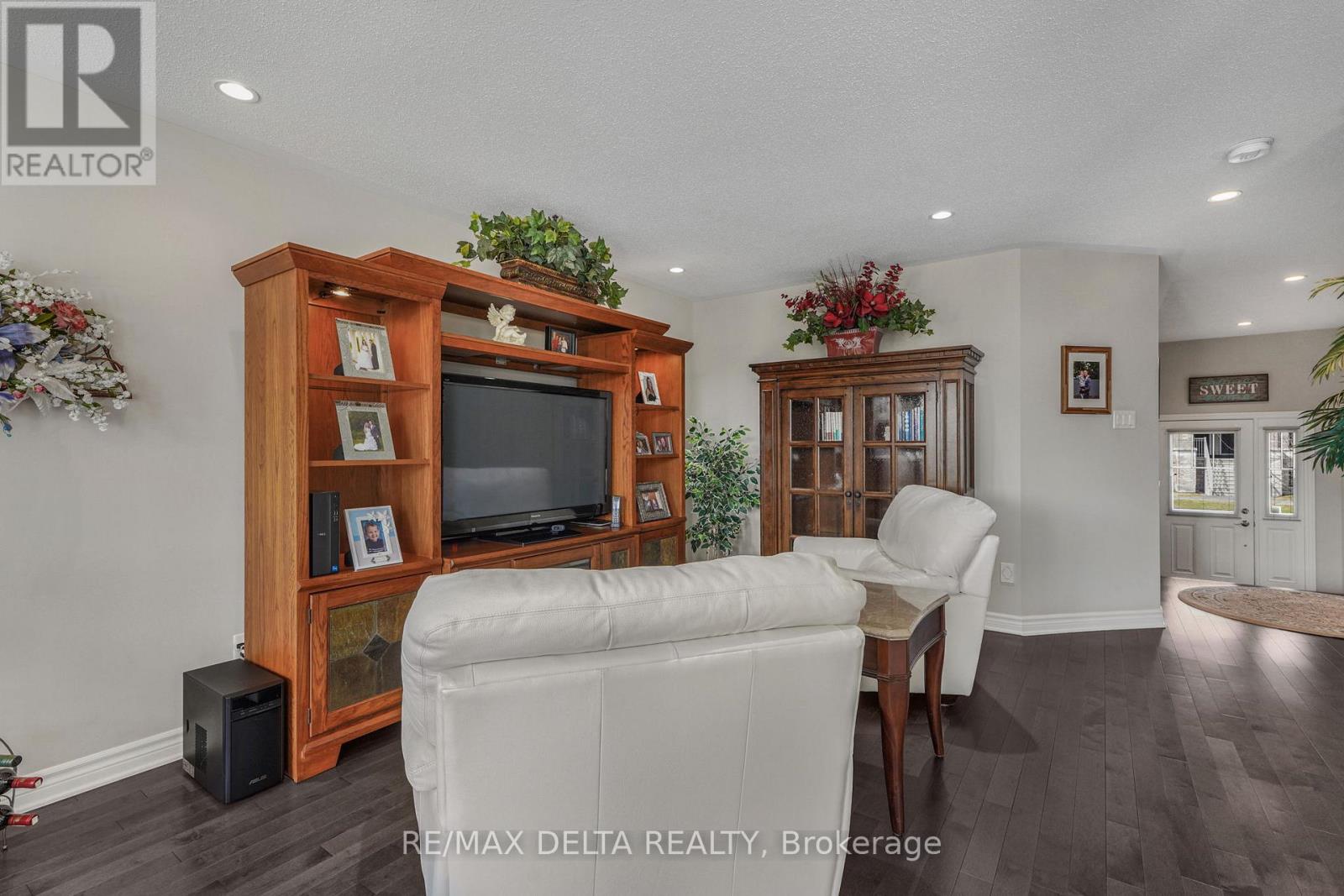 2225 Marble Crescent