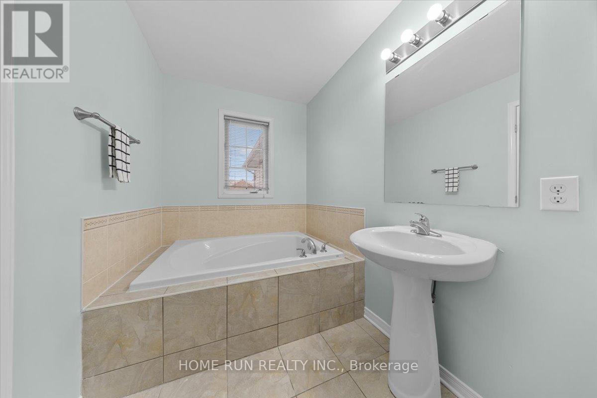 294 Applecross Crescent