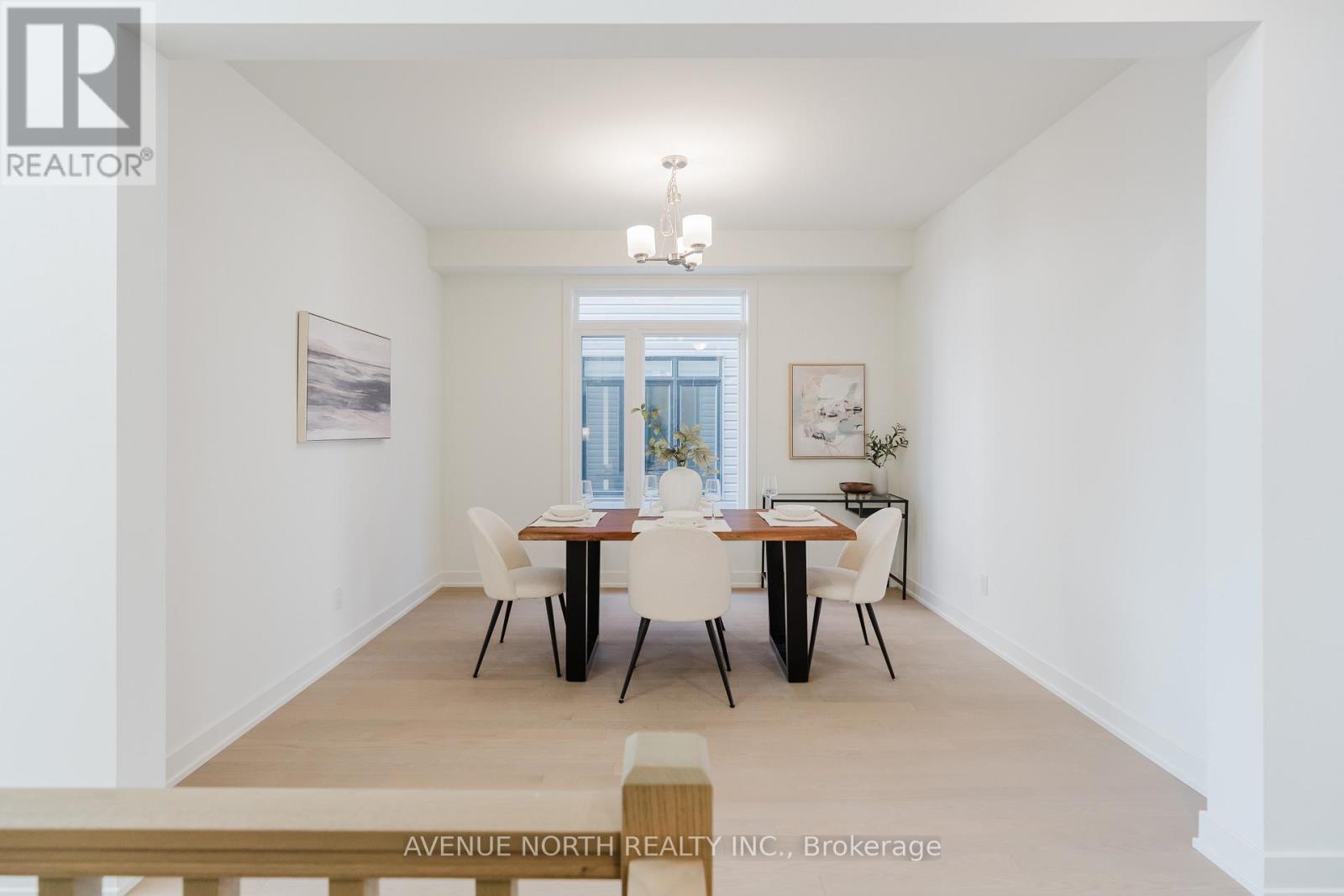 1729 Rotterdam Circle