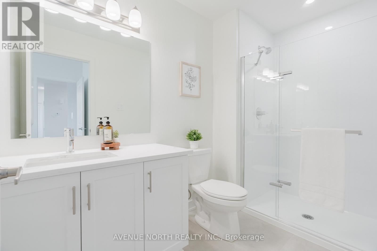 1729 Rotterdam Circle