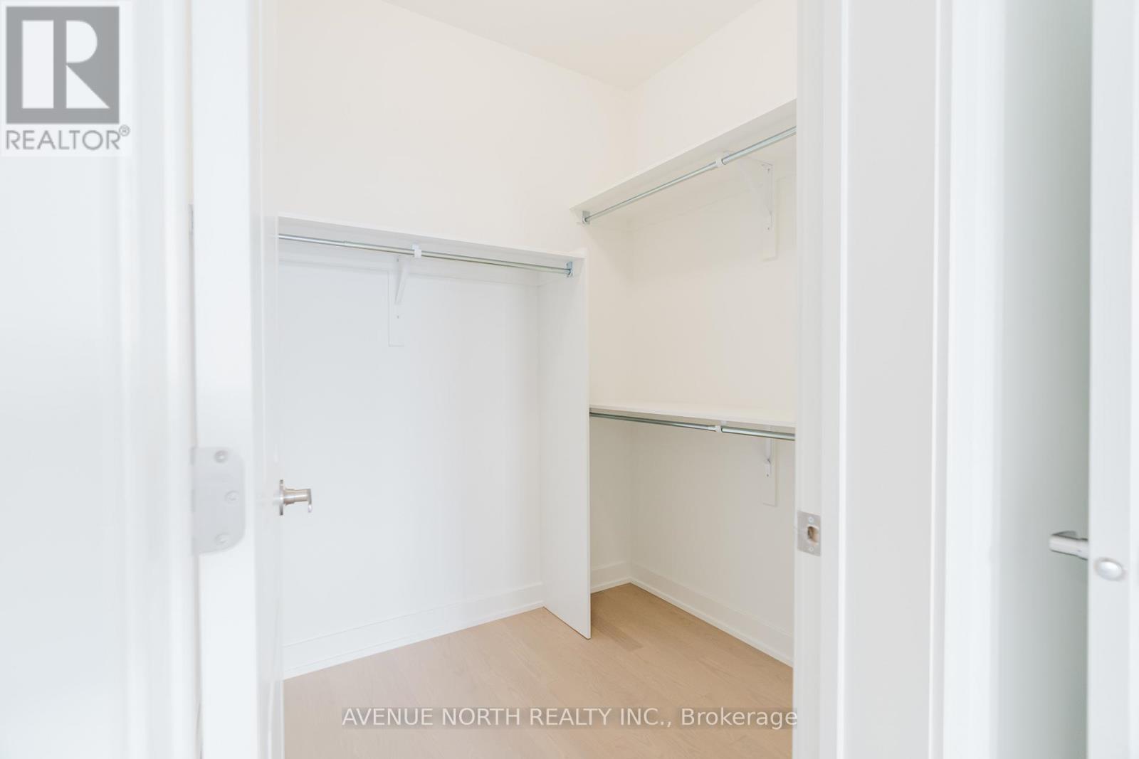 1729 Rotterdam Circle