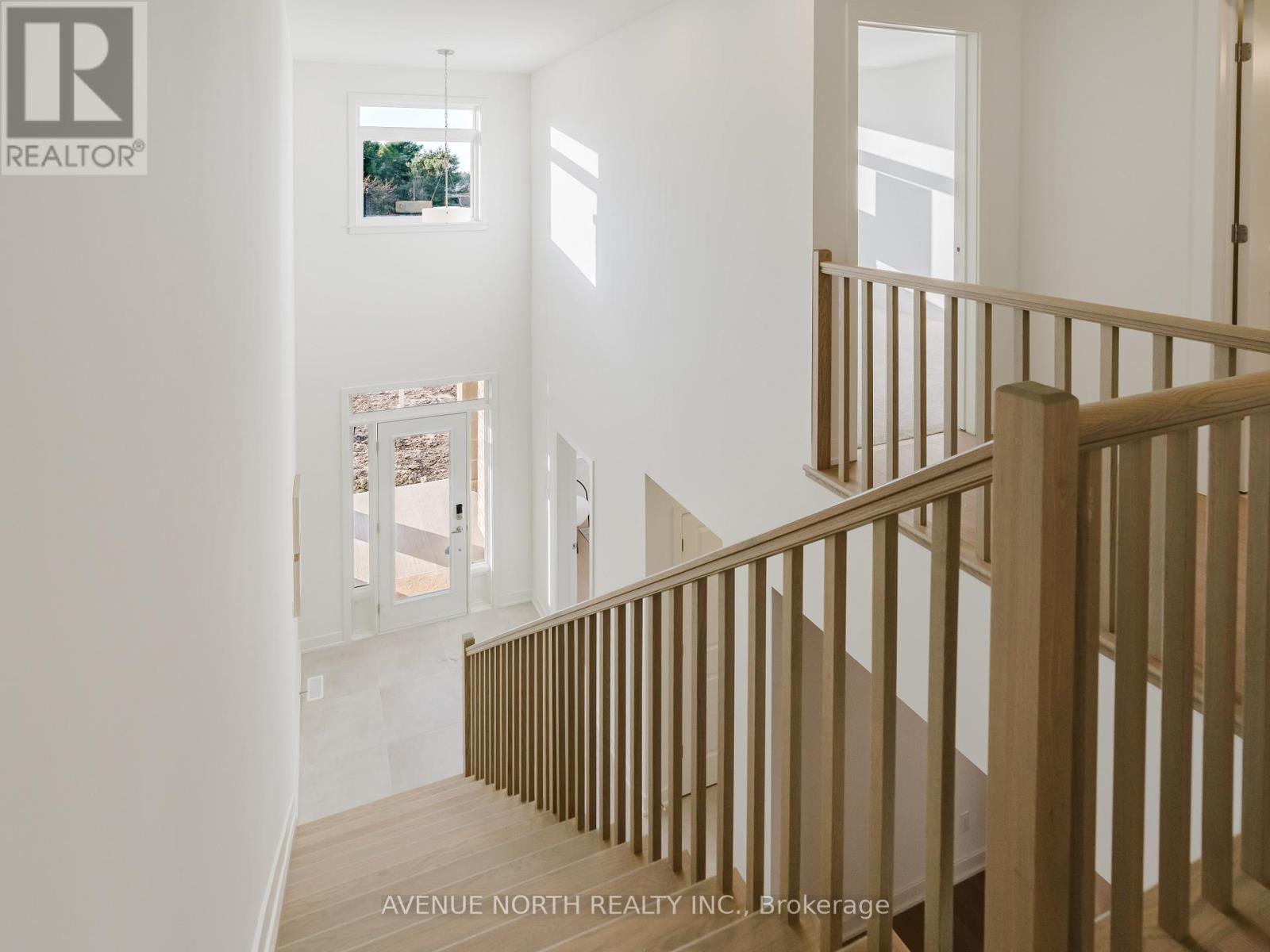 1729 Rotterdam Circle