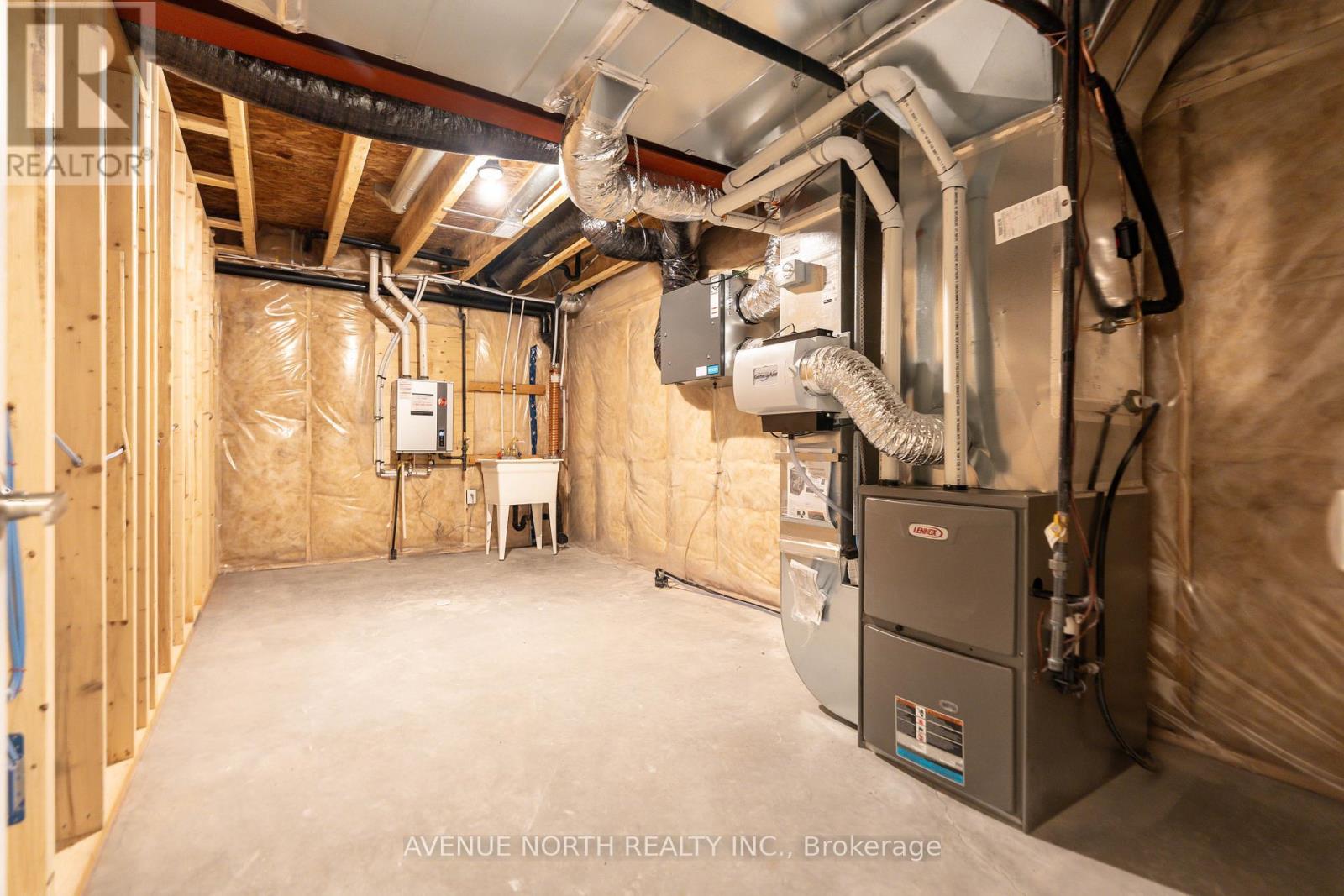 1729 Rotterdam Circle