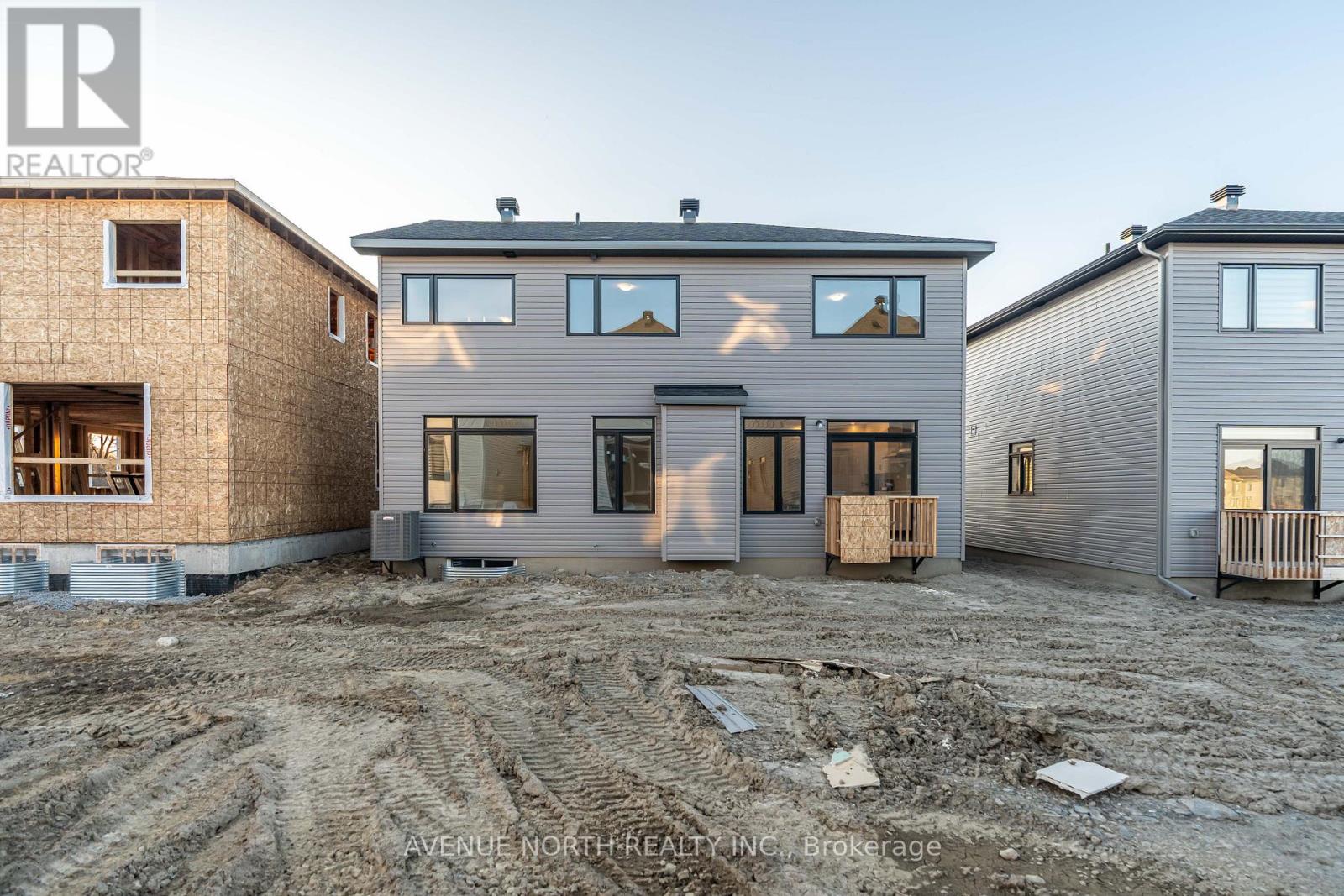 1729 Rotterdam Circle