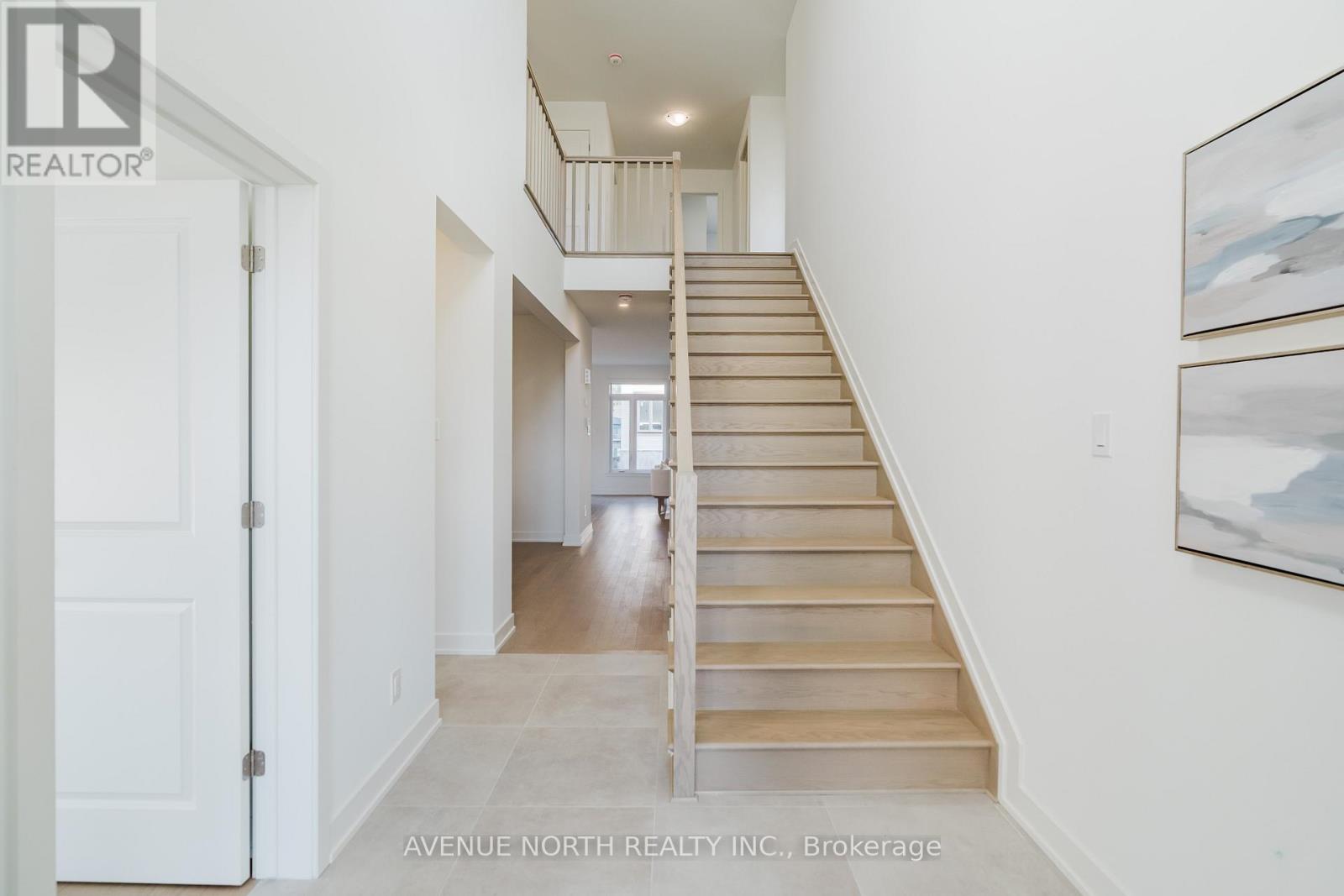 1729 Rotterdam Circle