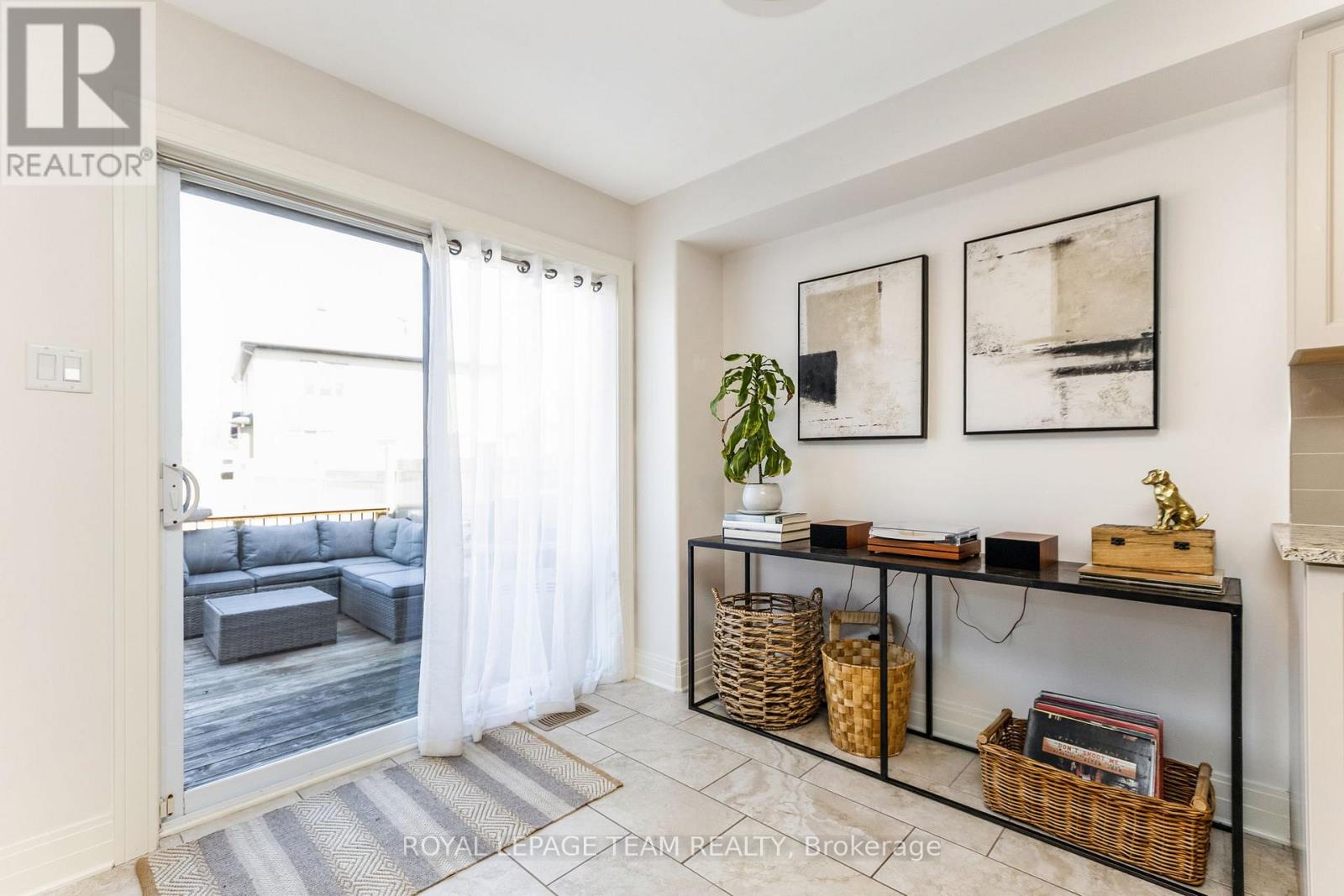 121 Woodhurst Crescent