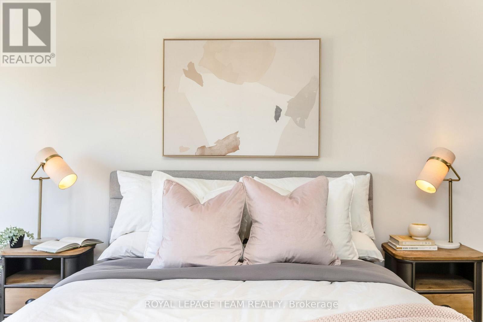 121 Woodhurst Crescent