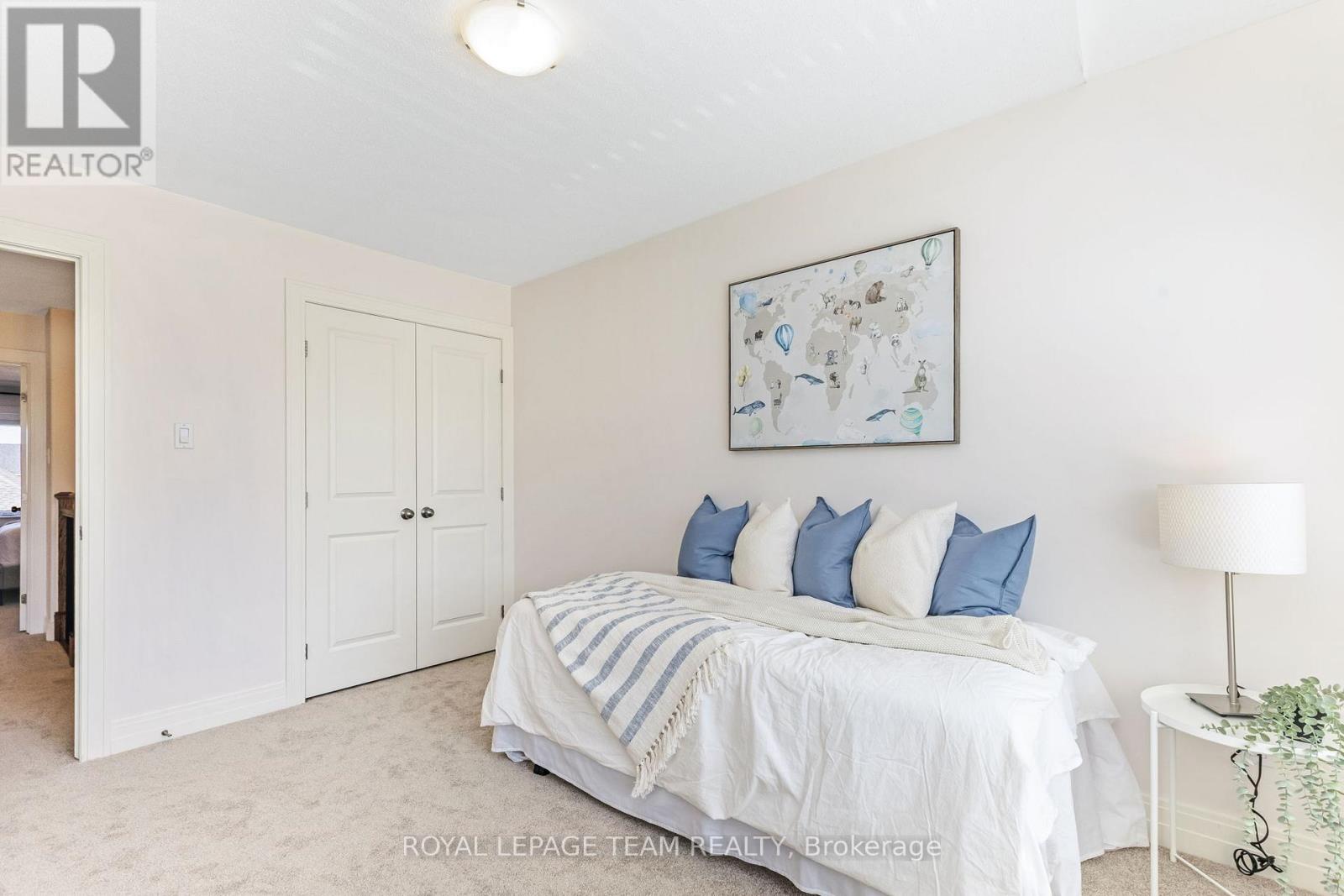 121 Woodhurst Crescent