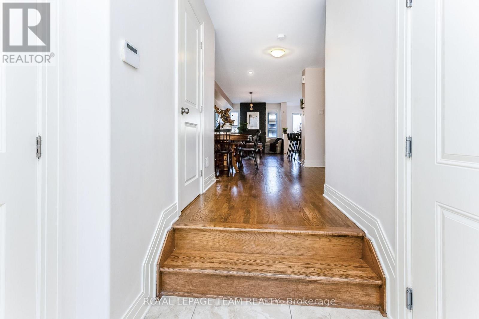 121 Woodhurst Crescent