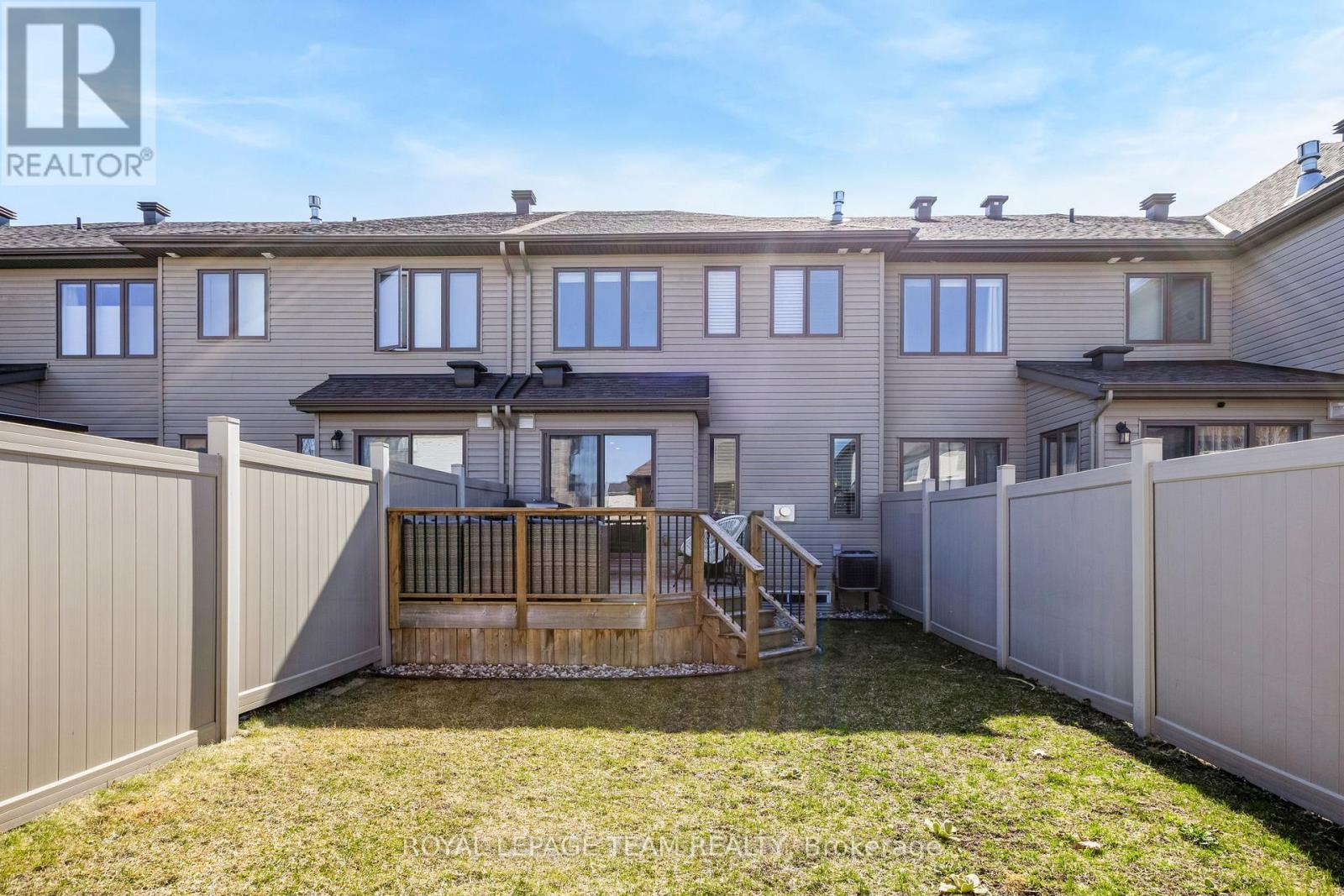 121 Woodhurst Crescent