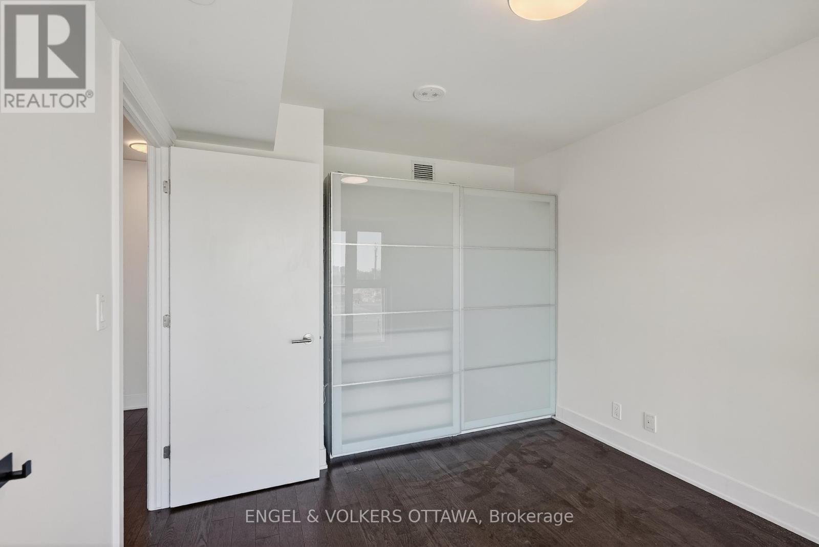 406 - 1035 Bank Street