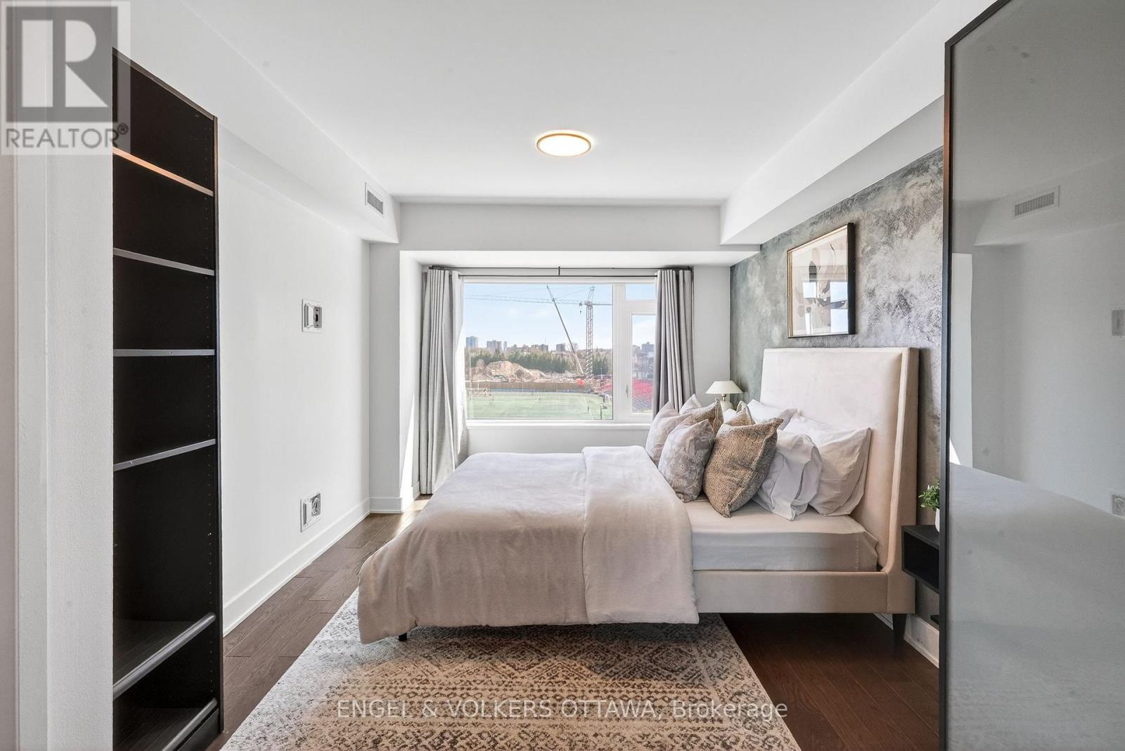 406 - 1035 Bank Street