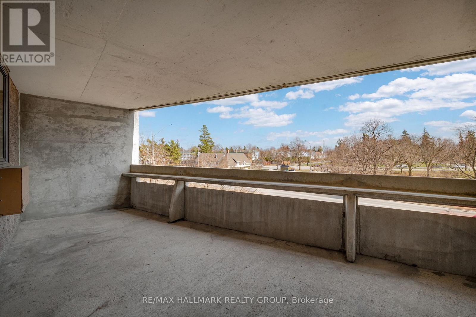 306 - 415 Greenview Avenue