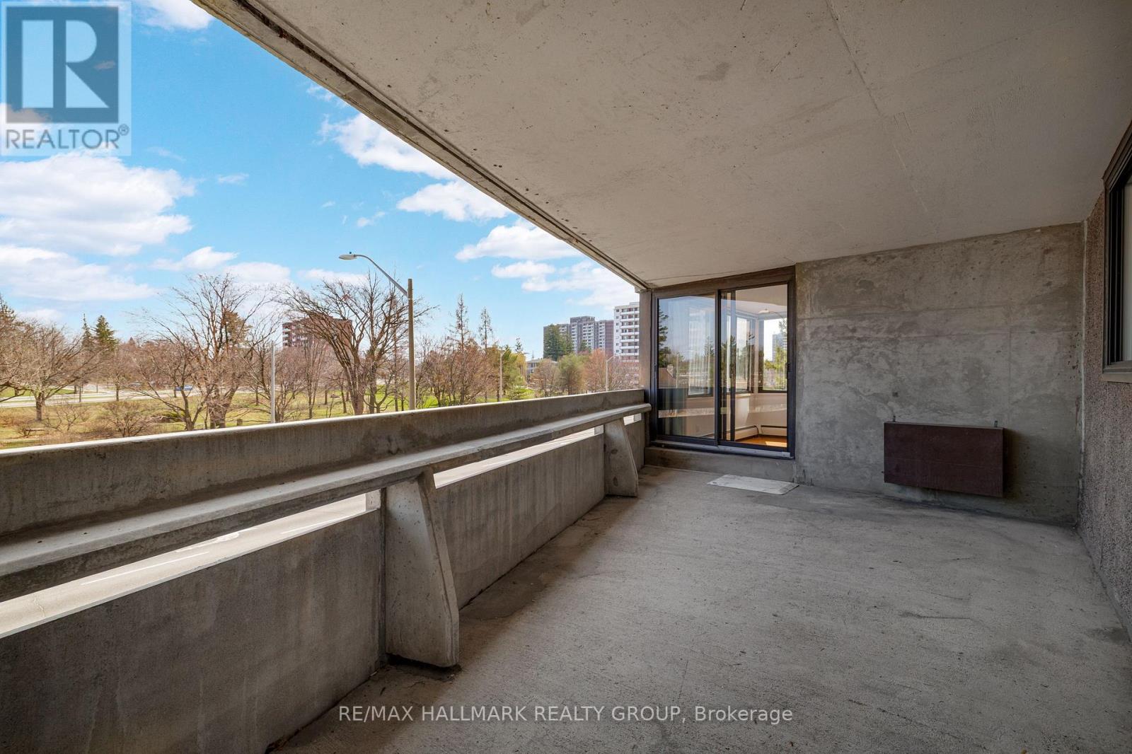 306 - 415 Greenview Avenue